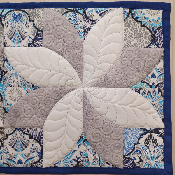 EW304  Drunkard’s Path Quilted Poinsettia Block Table Runner