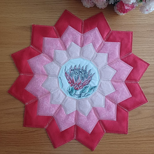 EW349  Botanical Proteas Table Topper 2