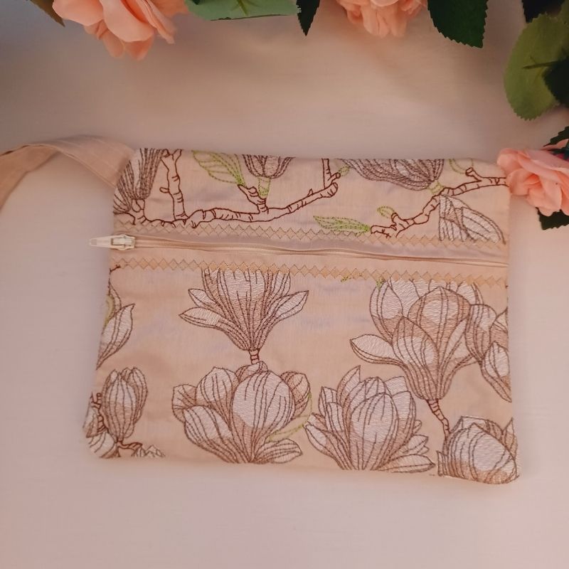 EW429  ITH Marvellous Magnolia Clutch Purse