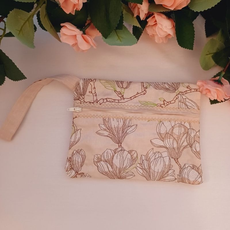EW429  ITH Marvellous Magnolia Clutch Purse