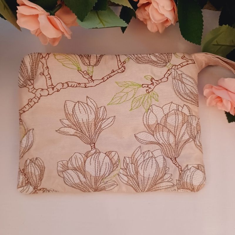 EW429  ITH Marvellous Magnolia Clutch Purse