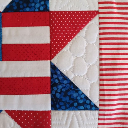 EW444 - Patriotic Mini Hanger