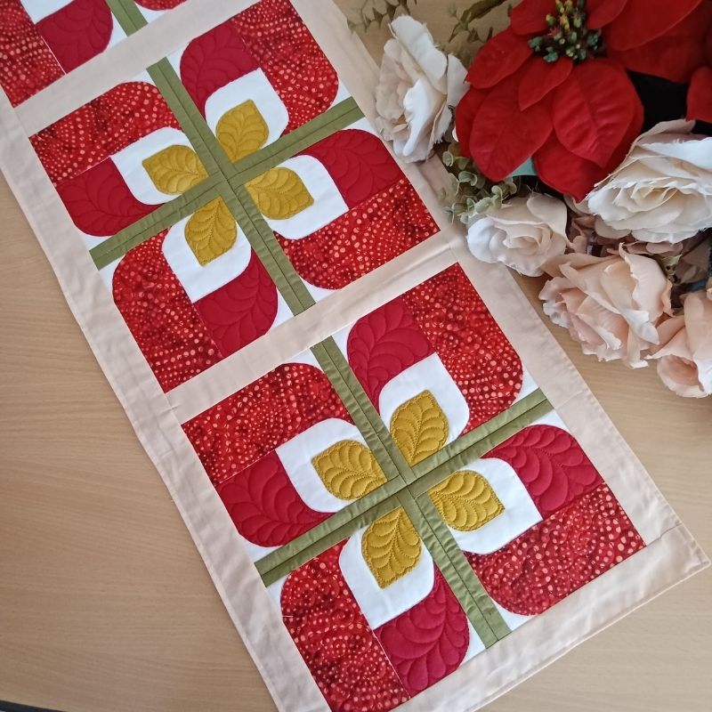 EW446 - Quilted Flower Table Runner