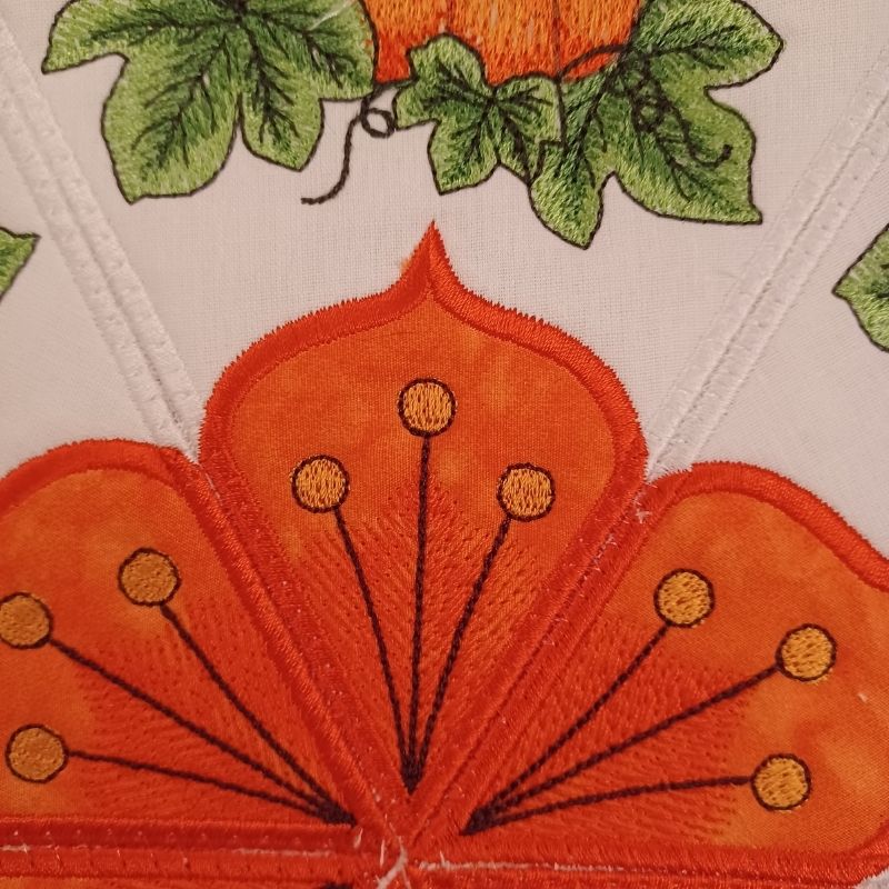 EW451 - Autumn Pumpkin Table Topper