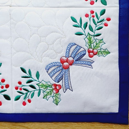 EW458 - Heirloom Christmas Table Topper Quilt