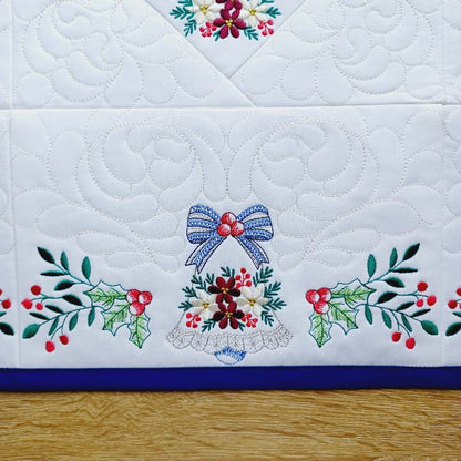 EW458 - Heirloom Christmas Table Topper Quilt
