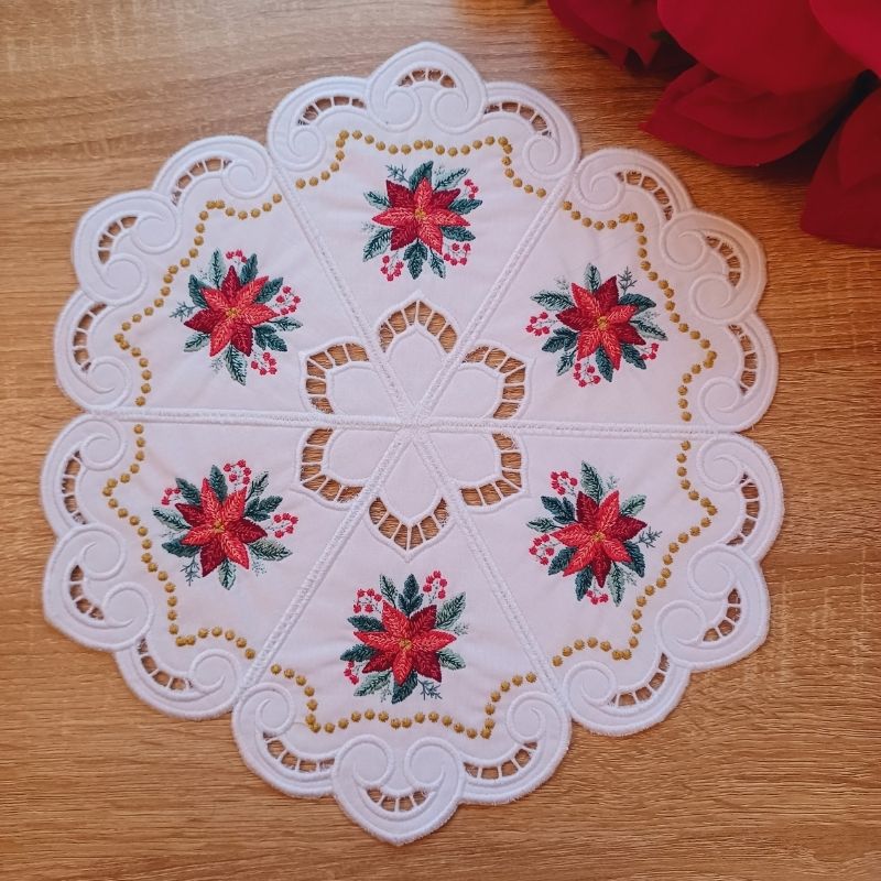 EW461 - Christmas Cutwork Topper 1