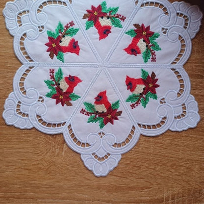 EW462 - Christmas Cutwork Topper 2