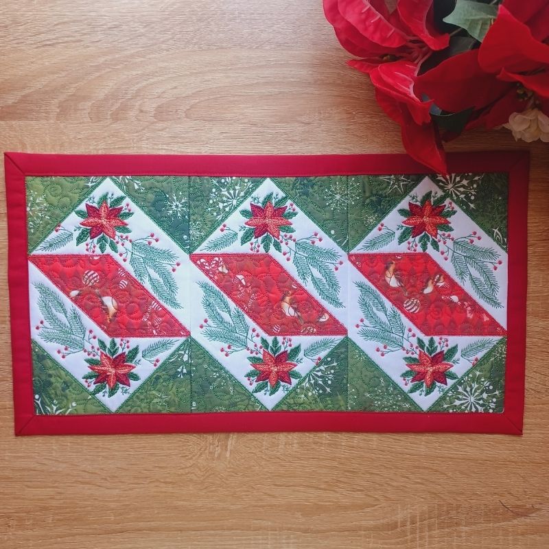 EW465 - Christmas Poinsettia Table Runner