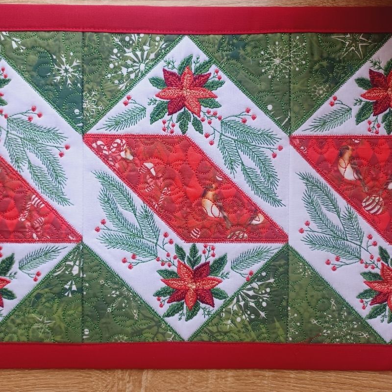 EW465 - Christmas Poinsettia Table Runner