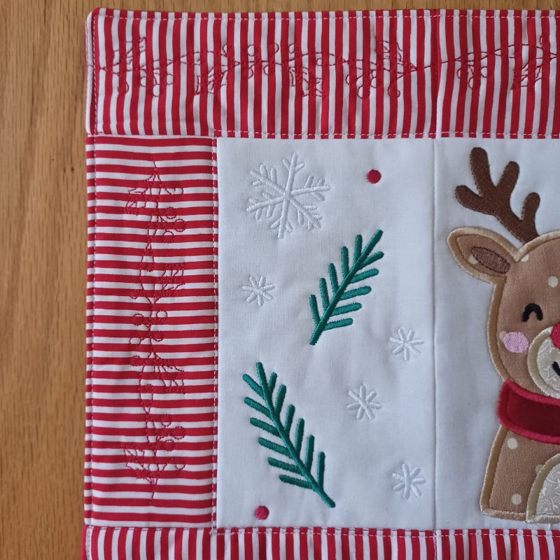 EW468 - ITH Reindeer Placemat