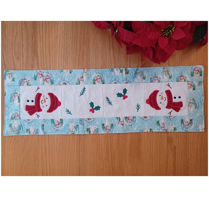 EW471 - ITH Snowman Table Runner