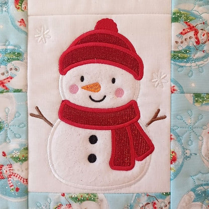 EW471 - ITH Snowman Table Runner