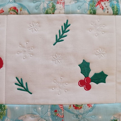 EW471 - ITH Snowman Table Runner