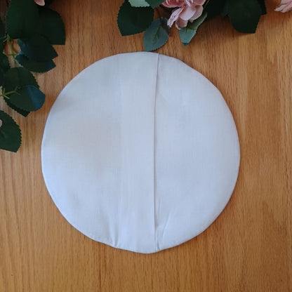 EW477 - Love Grows Here Table Topper