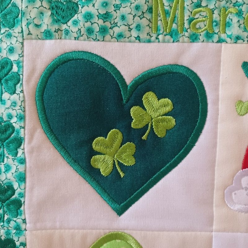 EW481 - ITH Mini House Quilt - March