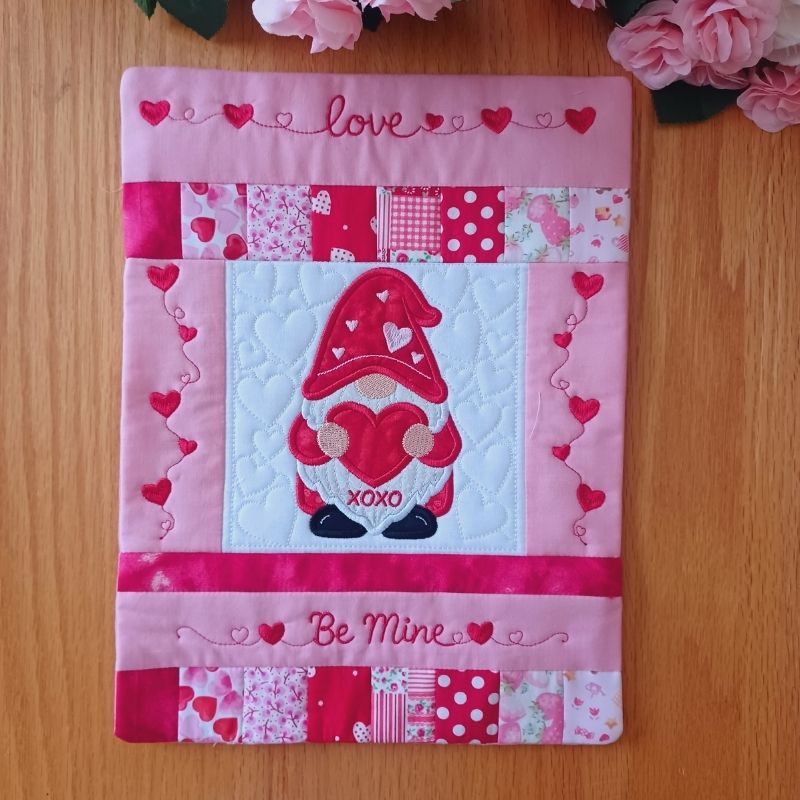 EW482 - Valentines Mini Quilt