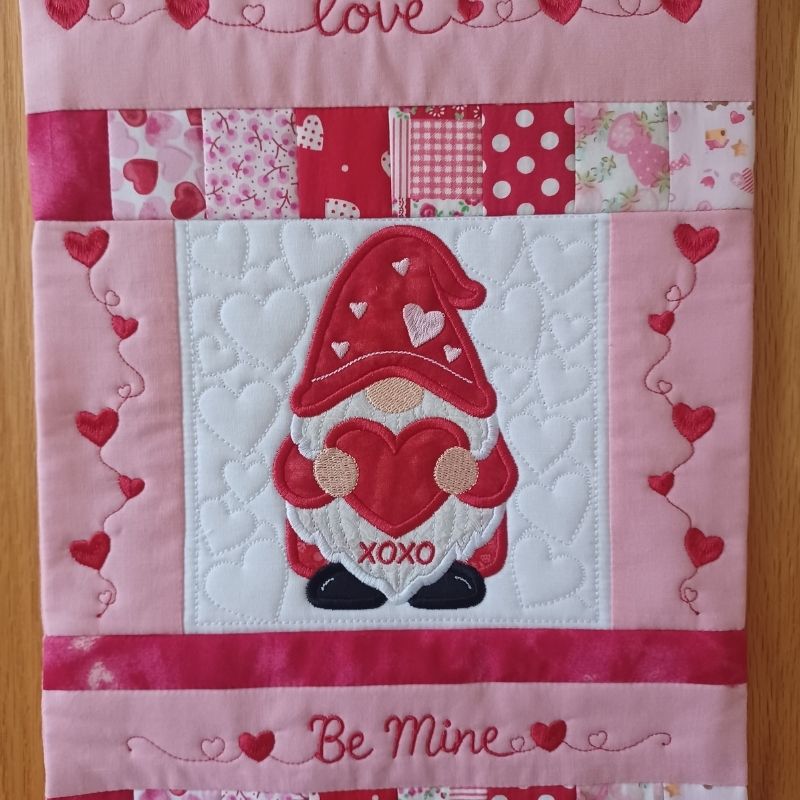 EW482 - Valentines Mini Quilt