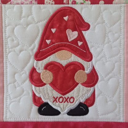 EW482 - Valentines Mini Quilt