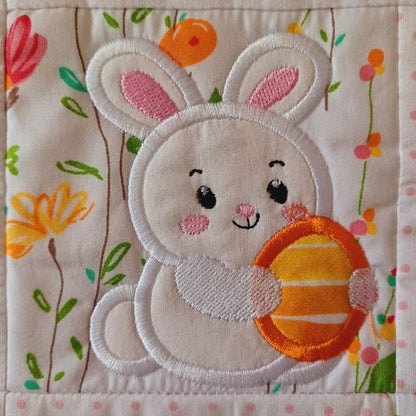 EW485 - ITH House Mini Quilt Collectable - April