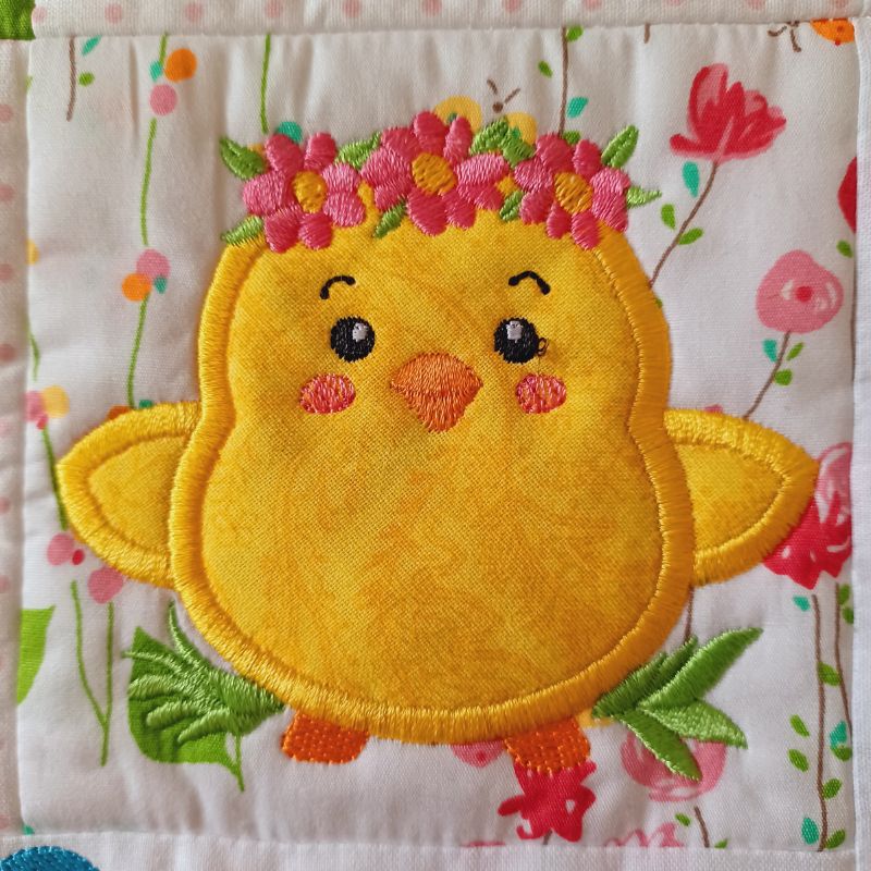 EW485 - ITH House Mini Quilt Collectable - April