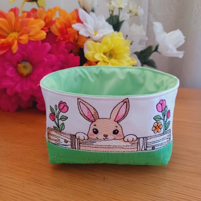 EW498 - Easter Fabric Baskets Collectable