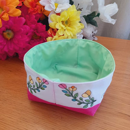 EW498 - Easter Fabric Baskets Collectable