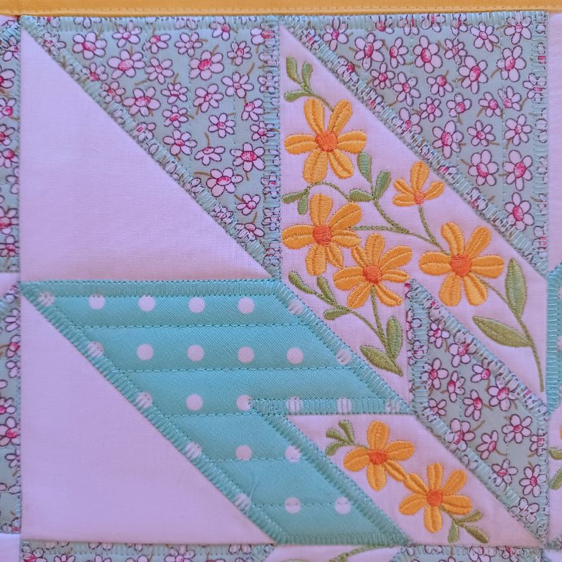 EW512 - ITH Spring Star Table Collection