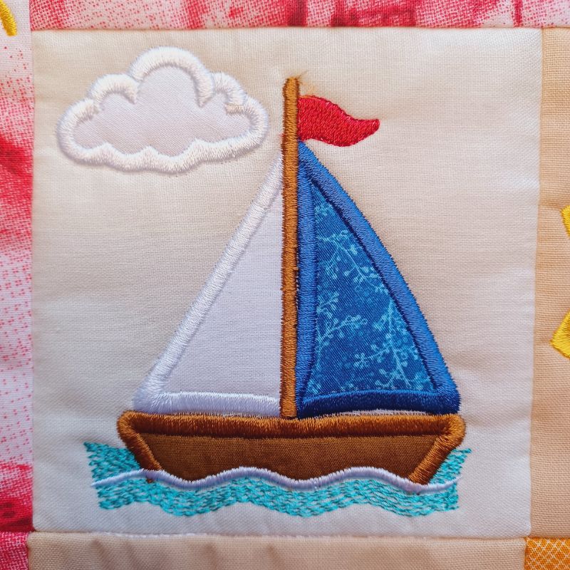 EW517 - ITH Mini House Quilt Collectable - July