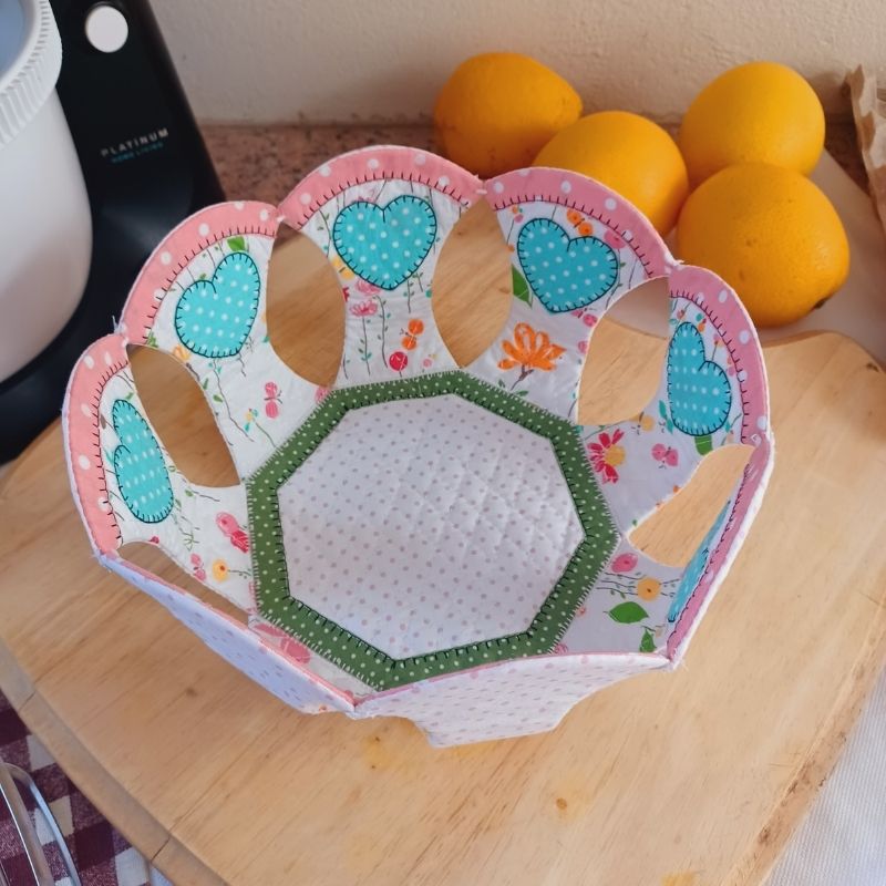 EW520 - ITH Sweetheart Apple Slice Bowl