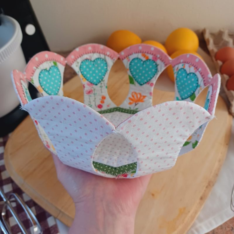 EW520 - ITH Sweetheart Apple Slice Bowl