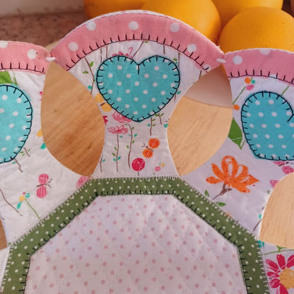 EW520 - ITH Sweetheart Apple Slice Bowl