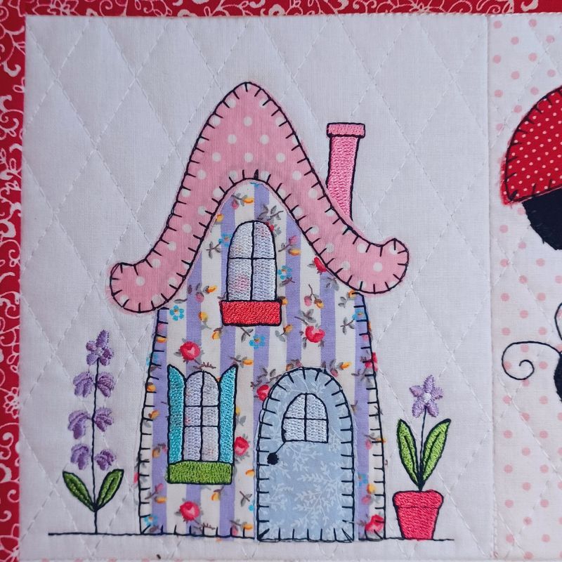 EW522 - Applique Country Cottages Quilt