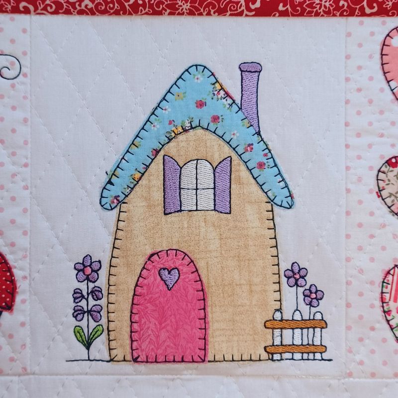 EW522 - Applique Country Cottages Quilt