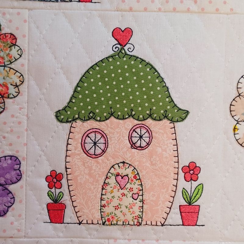 EW522 - Applique Country Cottages Quilt