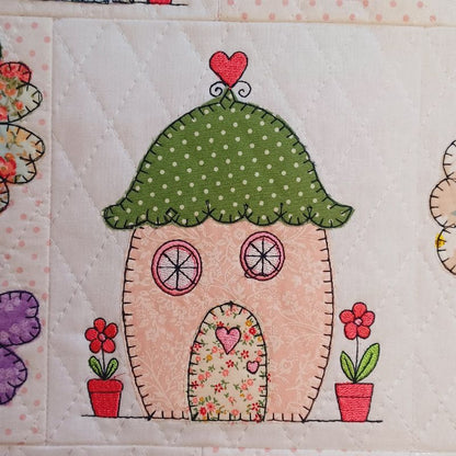 EW522 - Applique Country Cottages Quilt
