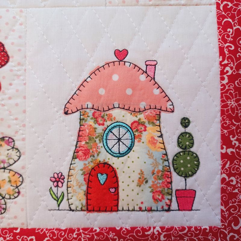 EW522 - Applique Country Cottages Quilt