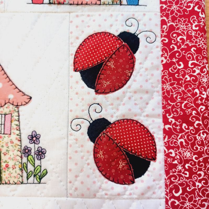 EW522 - Applique Country Cottages Quilt