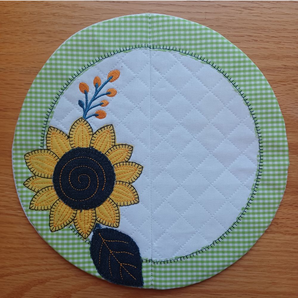 EW545 - ITH Sunflower and Denim Placemat