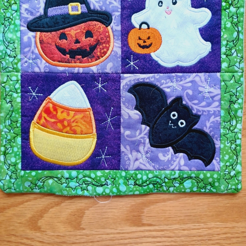 EW551 - ITH House Mini Quilt October Collectable