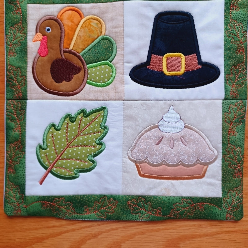 EW552 - ITH House Mini Quilt November Collectable