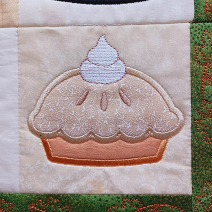 EW552 - ITH House Mini Quilt November Collectable