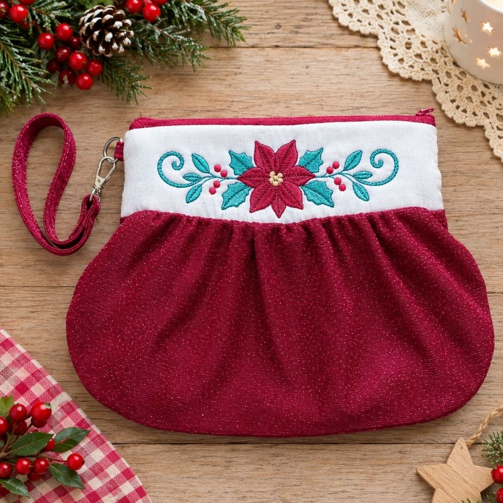 EW558 - Poinsettia Puffy Purse