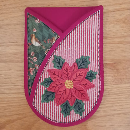 EW561 – ITH Festive Quilted Oven Mitts