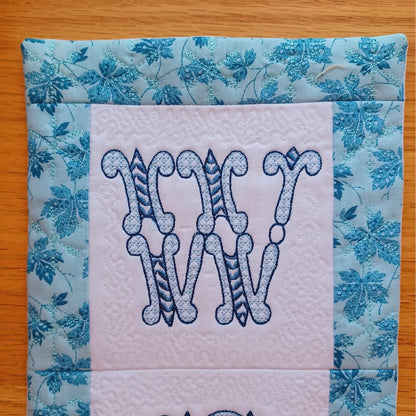 EW564 - ITH Quilted Winter Welcome Hanger