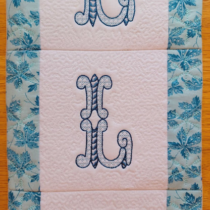 EW564 - ITH Quilted Winter Welcome Hanger