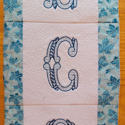 EW564 - ITH Quilted Winter Welcome Hanger
