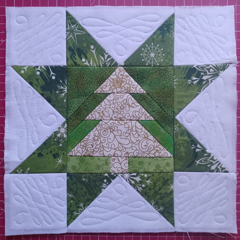 EW567 - ITH Pieced Christmas Tree Star Block