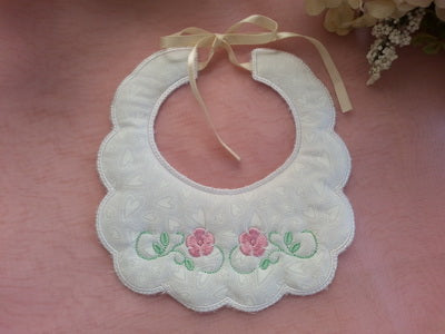 EWC078  ITH Heirloom Bibs