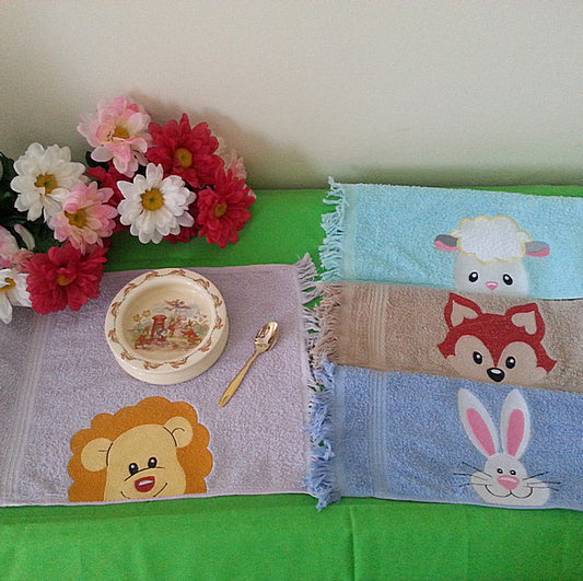 EWC123  Peeker Placemats